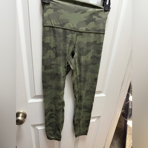 Camo Lululemon Leggings - Picture 1 of 3
